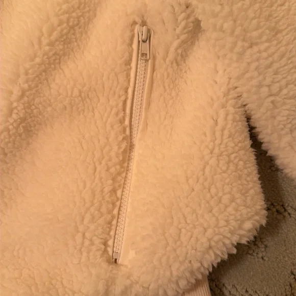 Alo Foxy Sherpa jacket - Picture 4 of 8